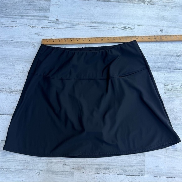 $124 Miraclesuit Fit & Flair Tummy Control Swim Skirt Sz 14 Black Zip Pocket - Picture 13 of 16